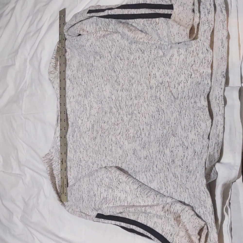 Bobby Brooks 1X light sweatshirt white and black